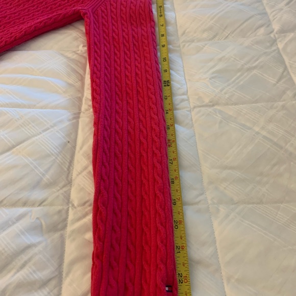 Tommy Hilfiger Women’s mostly cotton, cable knit, magenta V-neck sweater. Size S - Picture 10 of 10